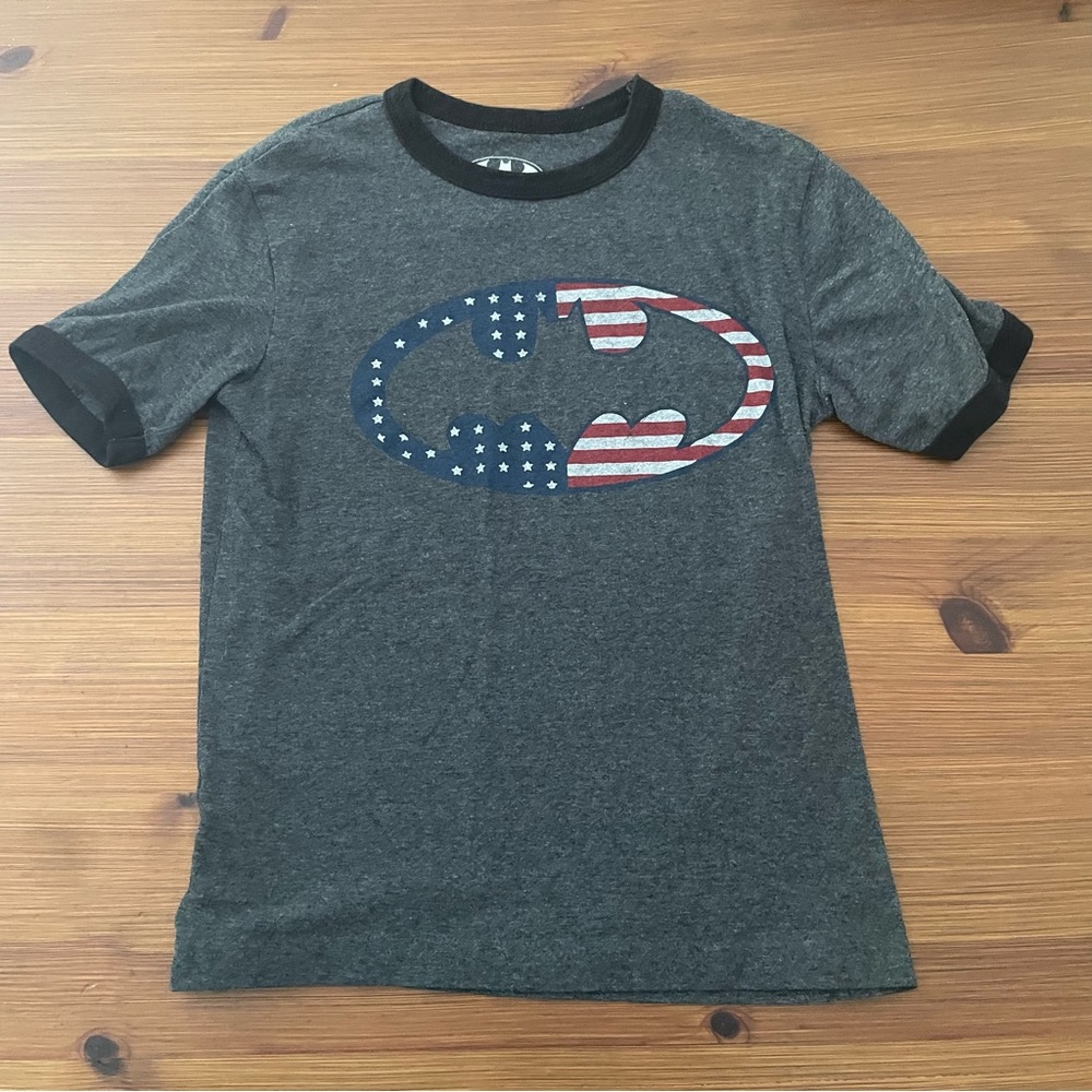 4/$13 Justice League American Flag Batman Shirt - Size Small (8)